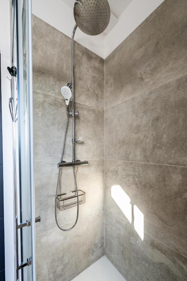 אמיינס Downtown Loft - Centre Ville - Wifi - Netflix מראה חיצוני תמונה