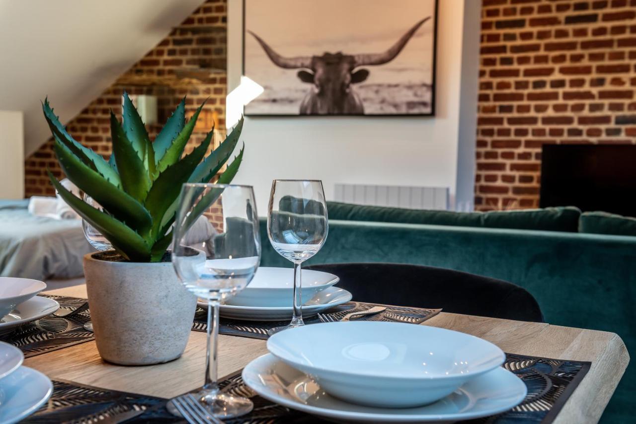 אמיינס Downtown Loft - Centre Ville - Wifi - Netflix מראה חיצוני תמונה